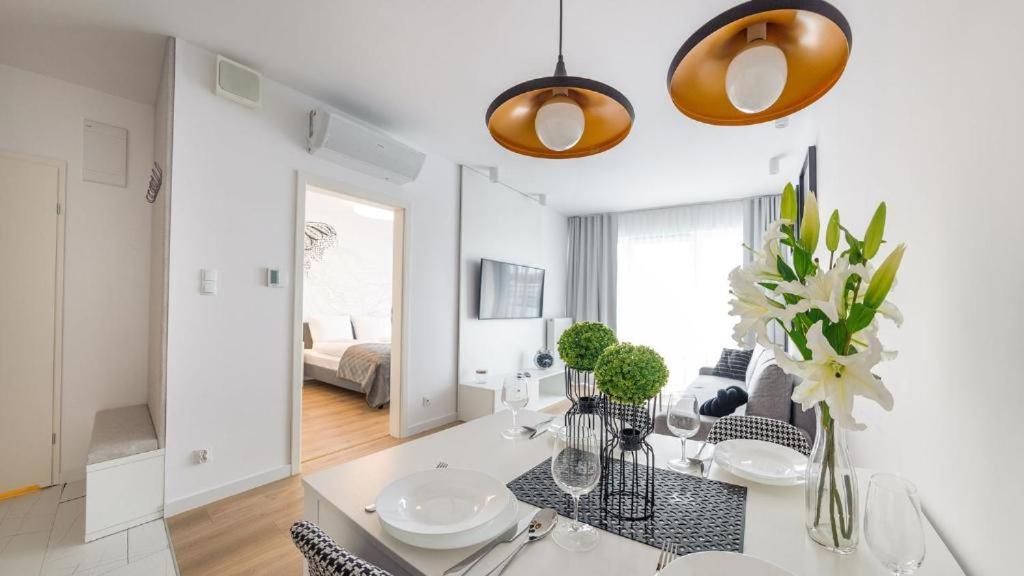 Apartamenty Kasprowicza 20A Klimatyzacja Basen Fintess Sauny Parking Bawialnia Zmywarkataras Wysoki Standard W Pelni Wyposazony كولوبرزيغ المظهر الخارجي الصورة