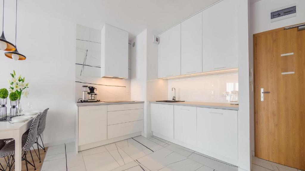 Apartamenty Kasprowicza 20A Klimatyzacja Basen Fintess Sauny Parking Bawialnia Zmywarkataras Wysoki Standard W Pelni Wyposazony كولوبرزيغ المظهر الخارجي الصورة
